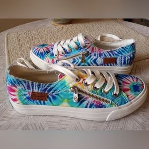 Blowfish Tie Dye Sneakers Size 7 Like New